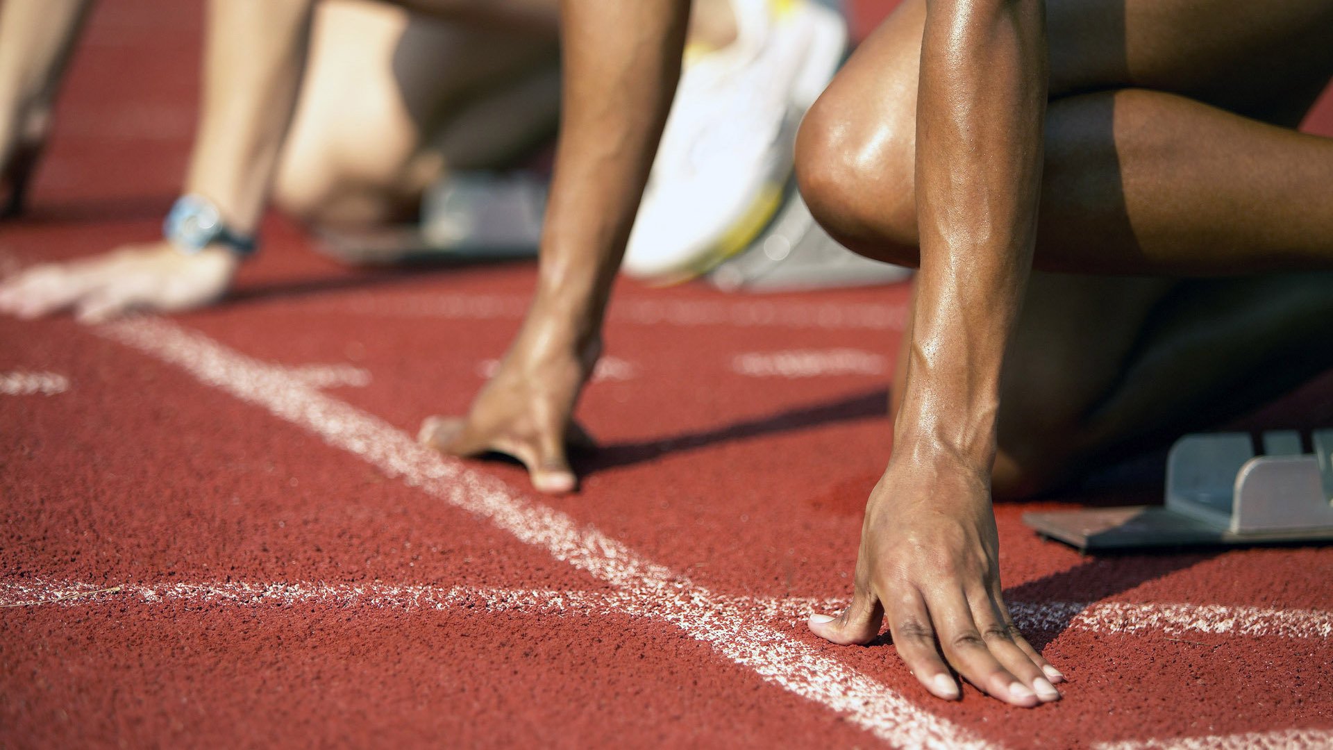 关键战役前夕主帅召开闭门会议鼓舞全队士气